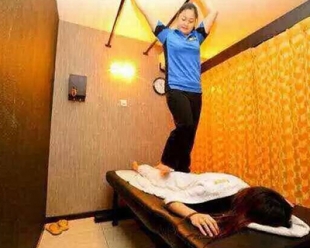迪拜按摩师